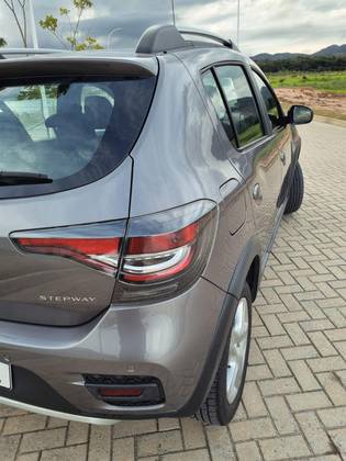 RENAULT SANDERO 1.6 16V SCE FLEX ZEN MANUAL RENAULT SANDERO 1.6 16V SCE FLEX ZEN MANUAL